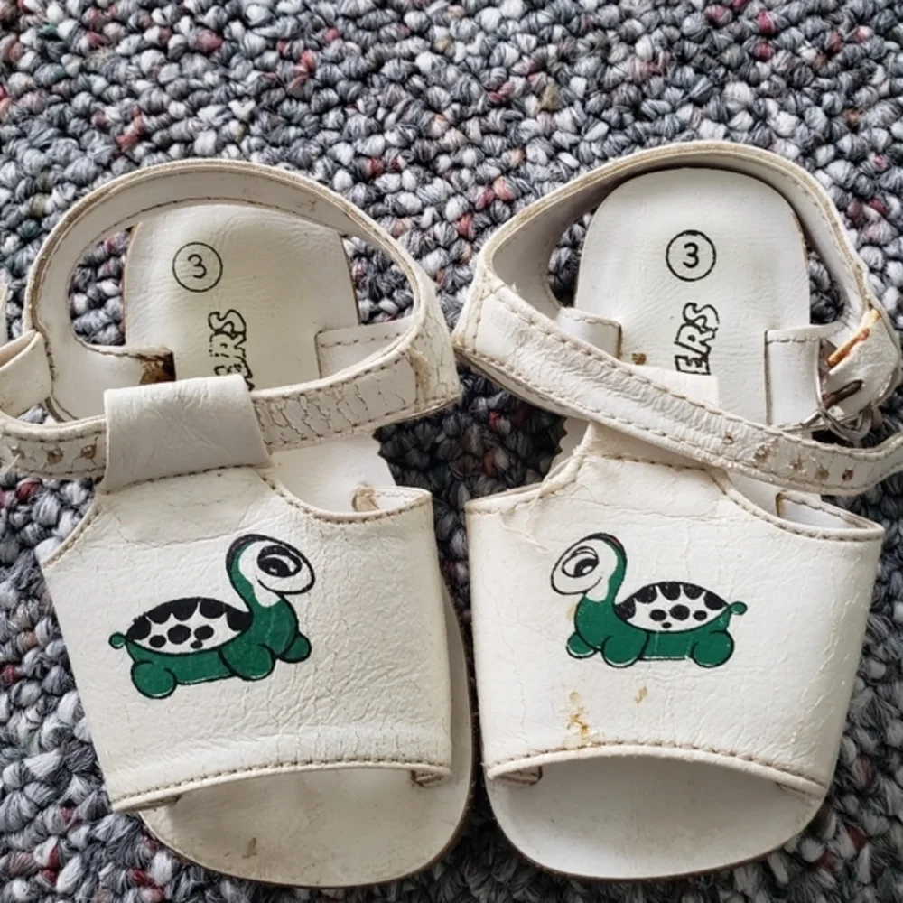 Vintage 70s Turtle Baby Sandals‎